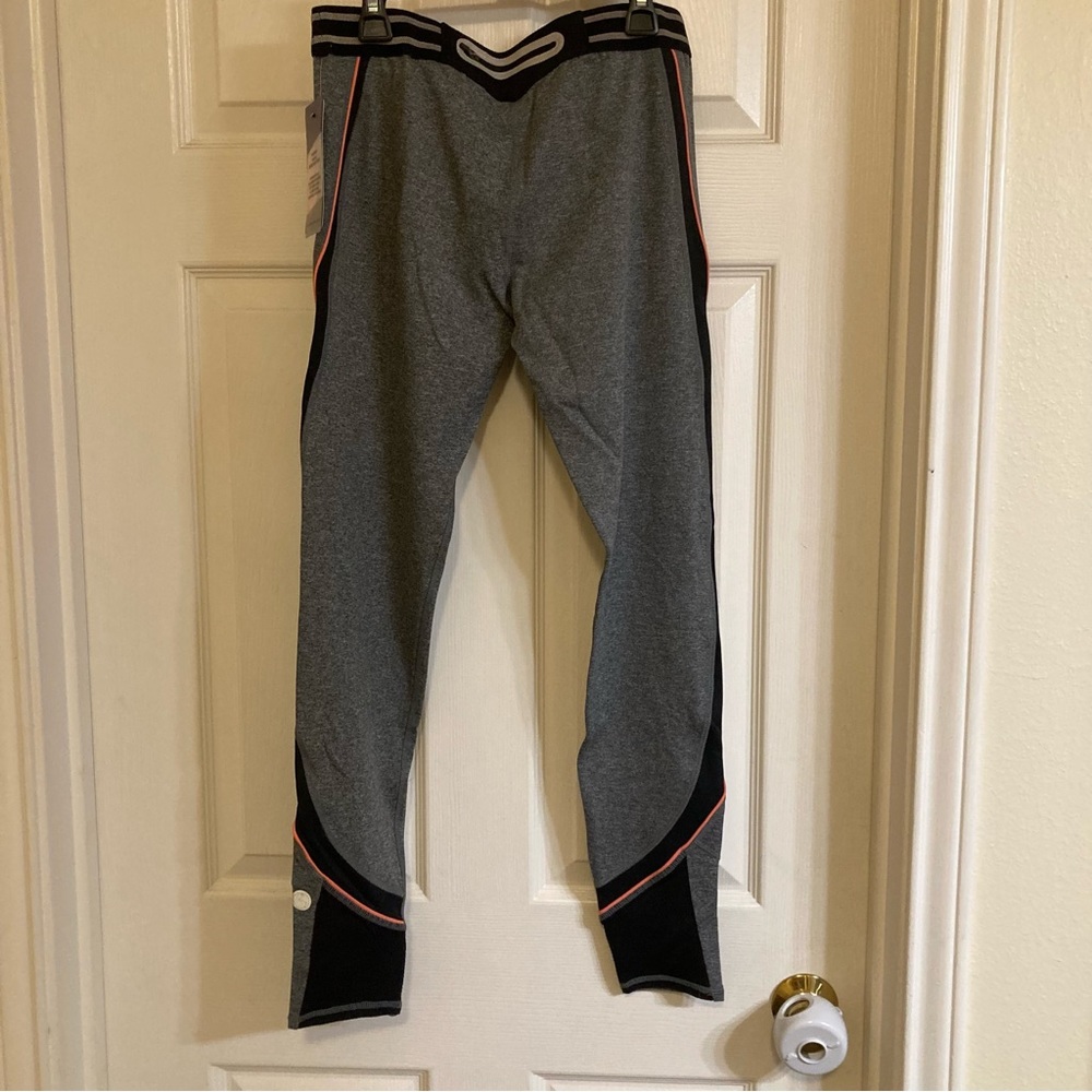 Threads 4 Thought leggings